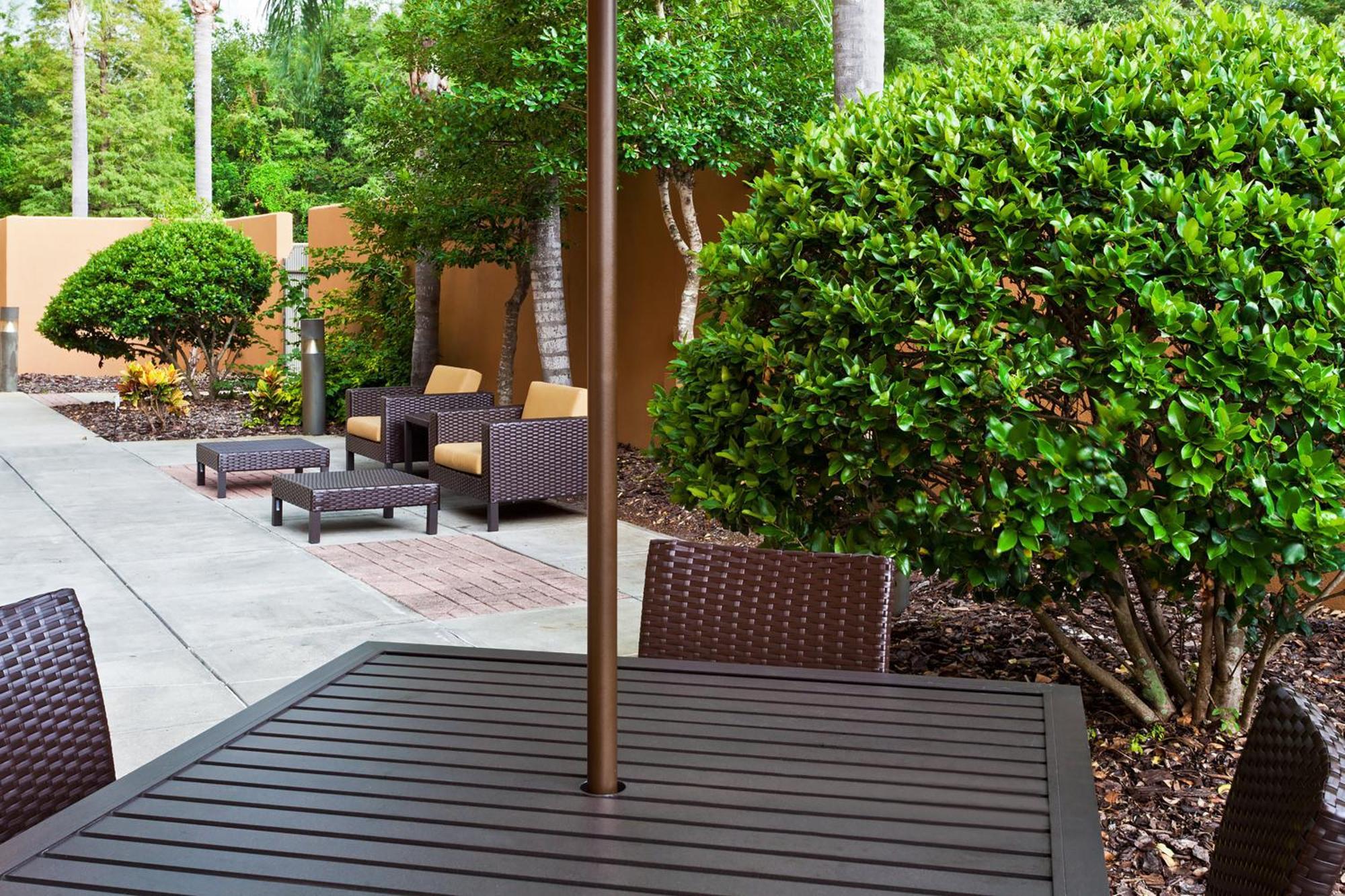 Courtyard Tampa Brandon Heartland Exterior foto